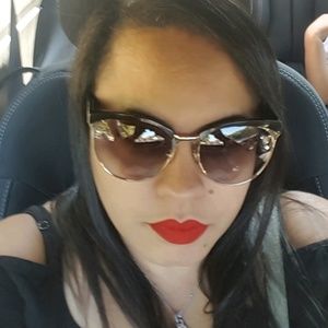 Meet your Posher, Lilly